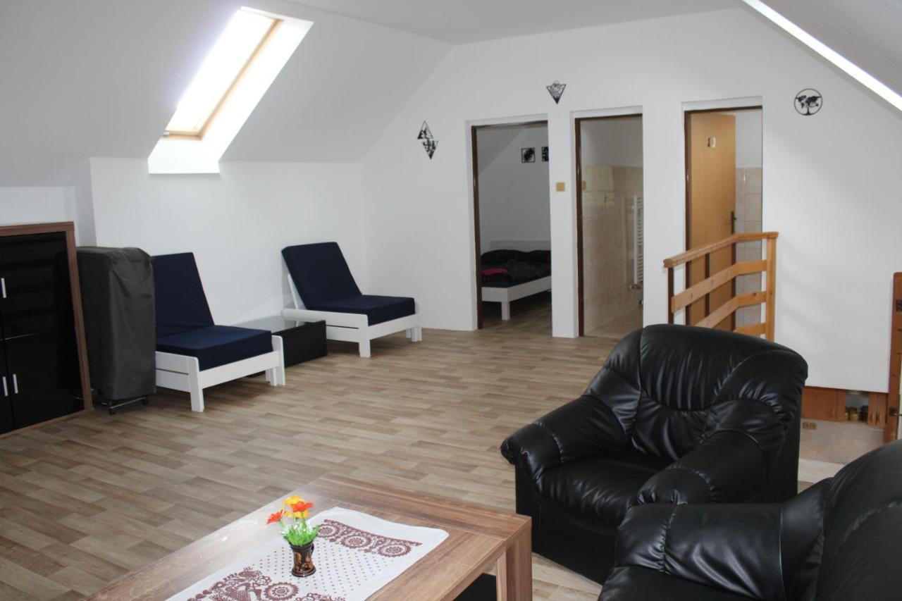 Apartman Rapotin, Jesenicka 296, 3Km Od Termalniho Parku Velke Losiny Luaran gambar