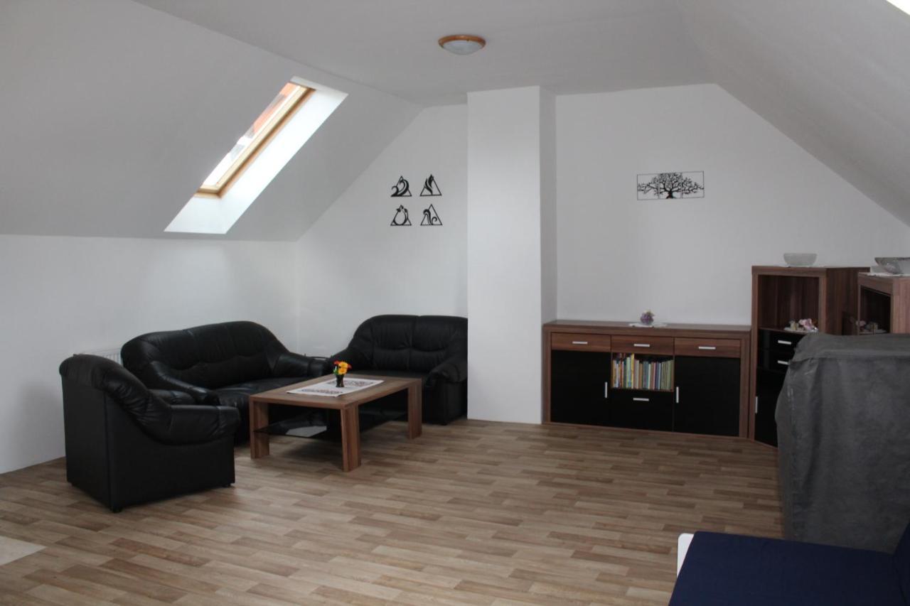 Apartman Rapotin, Jesenicka 296, 3Km Od Termalniho Parku Velke Losiny Luaran gambar